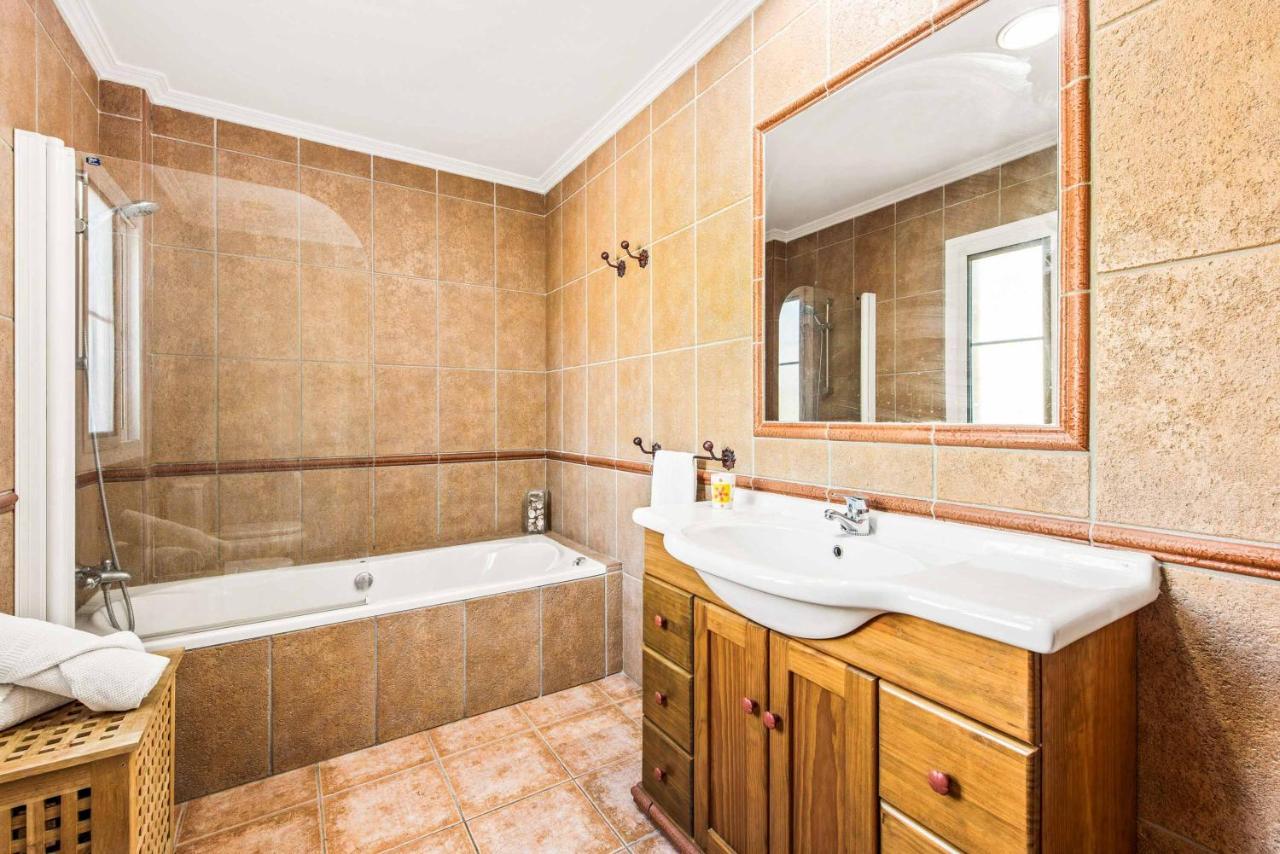 Villa Sol Нерха Екстер'єр фото